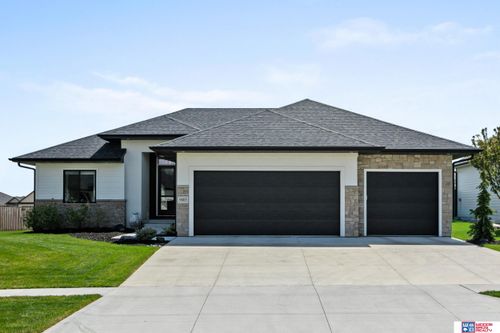 9005 Rock River Rd, Lincoln, NE, 68520-1134 | Card Image