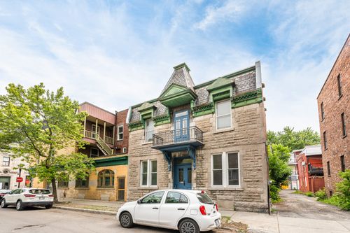 {{alt}} | Card Image