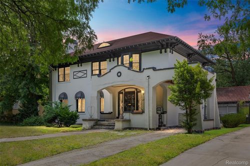 7435 La Salle Blvd, Detroit, MI, 48206-2537 | Card Image