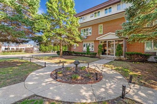 1e-816 Saint James St, Arlington Heights, IL, 60005-1251 | Card Image