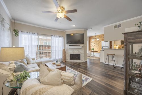 910-7151 Gaston Ave, Dallas, TX, 75214-6105 | Card Image