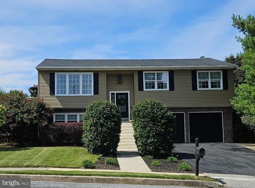 106 Hoch Ave, Topton, PA, 19562-1720 | Card Image