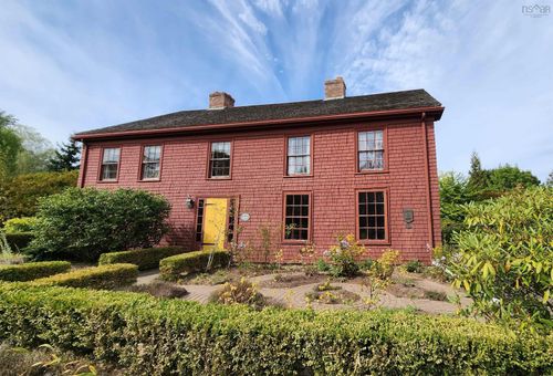 654 Main St, Wolfville, NS, B4P1E8 | Card Image