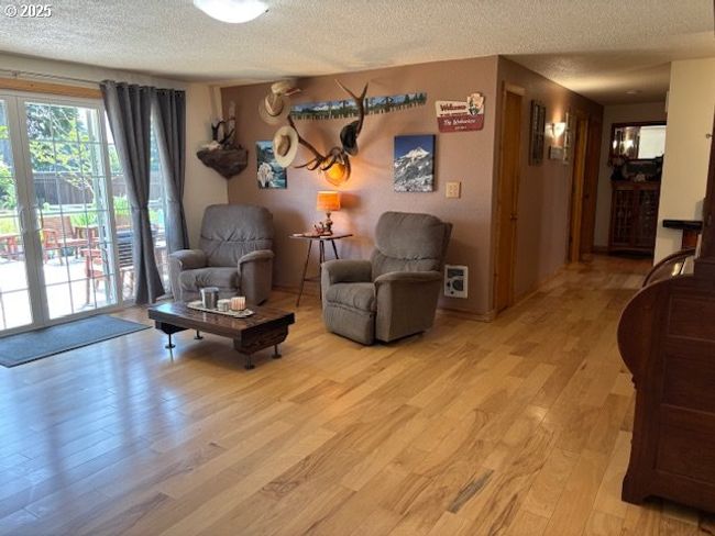 Living Room | Image 9
