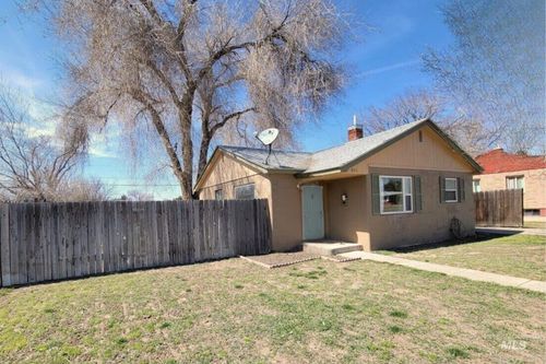 865 N 8th E, Mountain Home, ID, 83647-2243 | Card Image