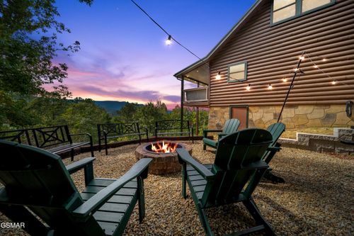859 Pinnacle Vista Rd, Gatlinburg, TN, 37738-6449 | Card Image