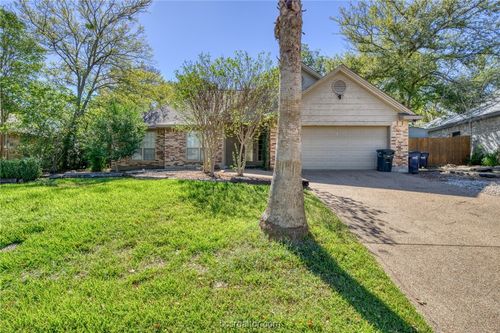 706 Summerglen Dr, College Station, TX, 77840-2333 | Card Image