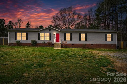 922 Lavender Rd, Grover, NC, 28073-9759 | Card Image