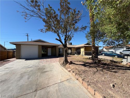 4913 Danbrook Ct, Las Vegas, NV, 89110-4762 | Card Image