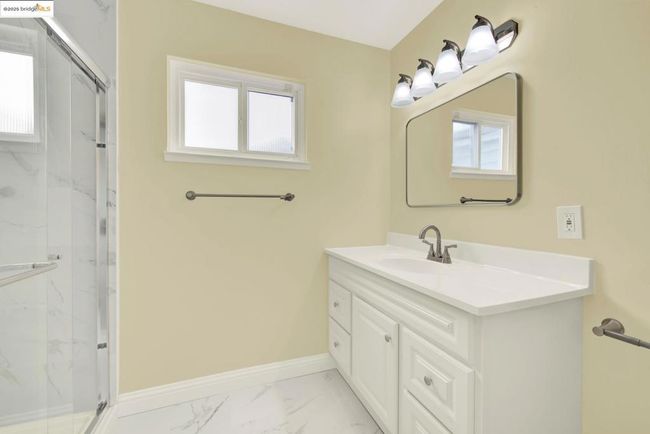 2327 99 Th Ave, House other with 2 bedrooms, 1 bathrooms and 1 parking in Oakland CA | Image 11