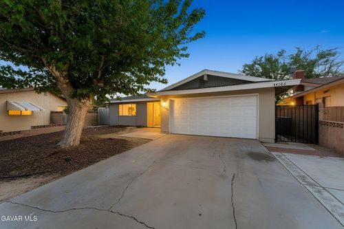 44506 Tabler St, Lancaster, CA, 93535-3203 | Card Image
