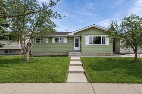 5835 28 Ave Ne, Calgary, AB, T1Y2E4 | Card Image