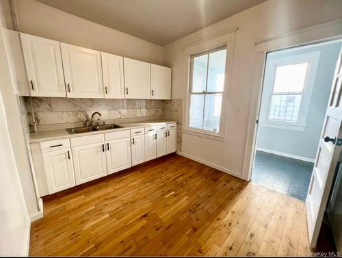 apt-2n-44 Van Cortlandt Pk Ave, Yonkers, NY, 10701-7624 | Card Image