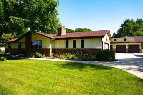 7155 S 49th St, Franklin, WI, 53132-9439 | Card Image