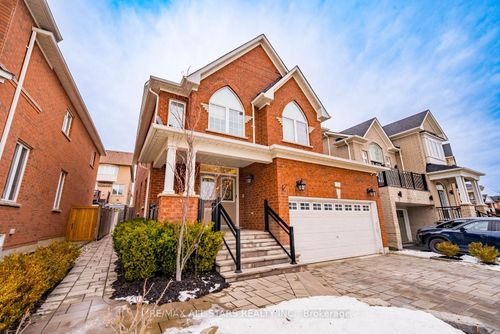 11 Horsedreamer Lane, Whitchurch Stouffville, ON, L4A0G6 | Card Image