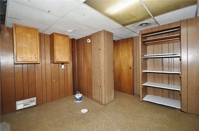 Lower level laundry | Image 27