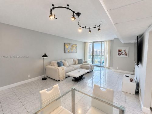 10s-3801 S Ocean Dr, Hollywood, FL, 33019-2928 | Card Image