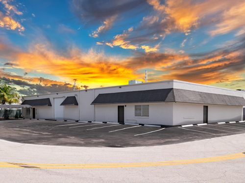 610 Ne 29th St, Pompano Beach, FL, 33064-5447 | Card Image