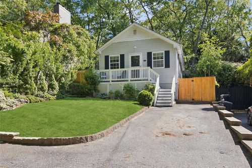 32 Flowerfield Rd, Sound Beach, NY, 11789-1811 | Card Image
