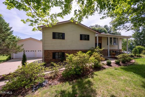 855 Sioux Trl, Greeneville, TN, 37743-2269 | Card Image