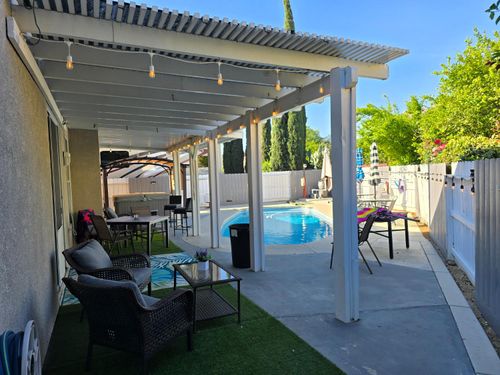 1683 Iris St, Los Banos, CA, 93635-4568 | Card Image
