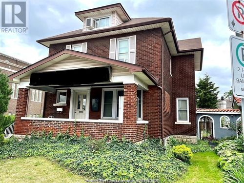 95 Giles Blvd E, Windsor, ON, N9A4B8 | Card Image