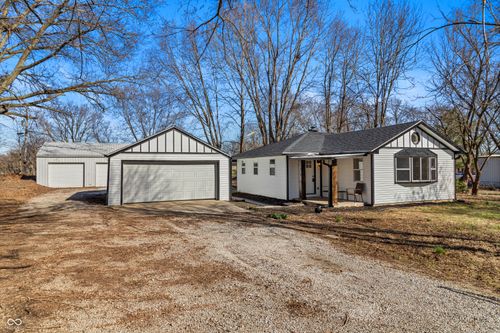 539 Amos Dr, Zionsville, IN, 46077-9451 | Card Image