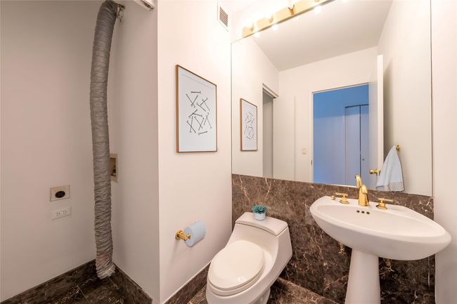 Bathroom | Image 11