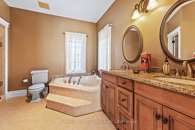 63 Rowley Dr, House other with 4 bedrooms, 4 bathrooms and 12 parking in Palgrave ON | Image 21