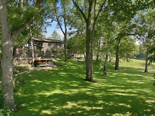 428 1st St Se, Waverly, IA, 50677-3307 | Card Image