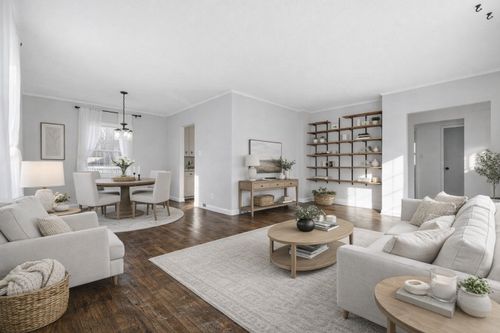 2204 56th St, Des Moines, IA, 50310-1069 | Card Image