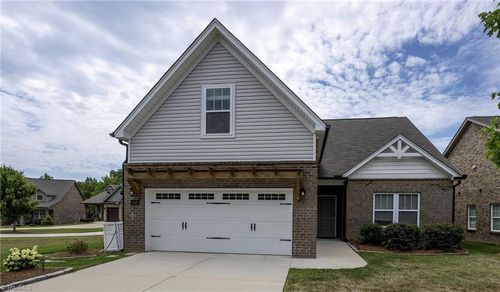 160 Broad Meadow Ct, Rural Hall, NC, 27045-9892 | Card Image