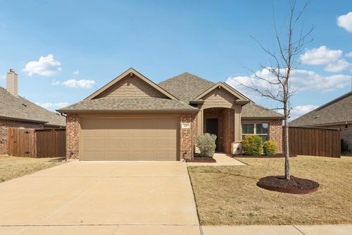 225 Brazos Dr, Waxahachie, TX, 75165-1210 | Card Image