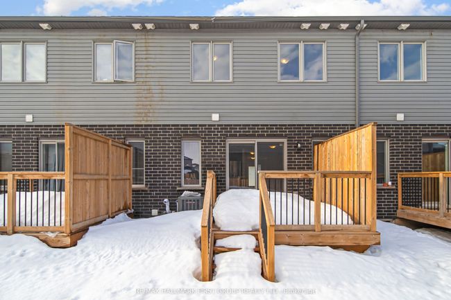 7 Pony Way, House attached with 3 bedrooms, 3 bathrooms and 1 parking in Kitchener ON | Image 35