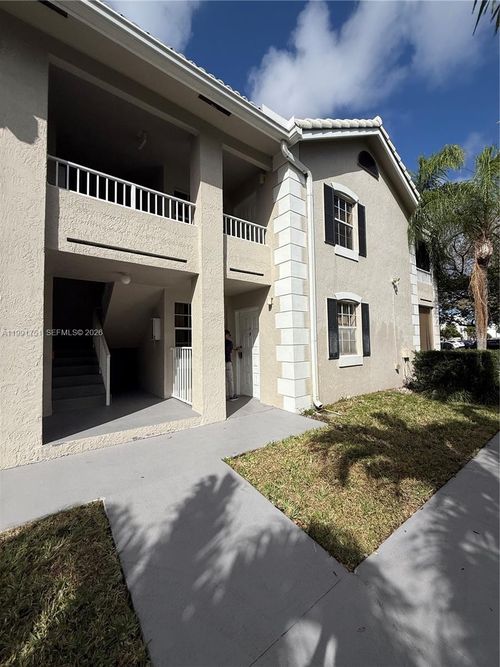 apt-113-2871 N Oakland Forest Dr, Oakland Park, FL, 33309-6400 | Card Image