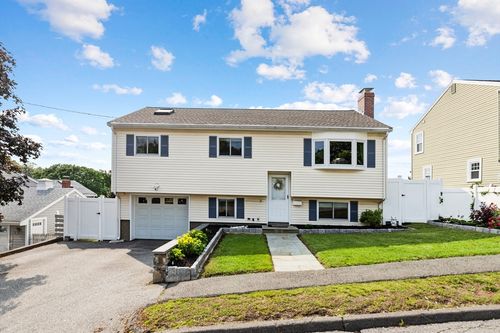 10 Murdock Dr, Peabody, MA, 01960-6642 | Card Image
