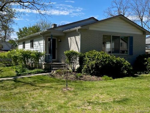 903 Roselawn Drive, Rochester, MI, 48307 | Card Image