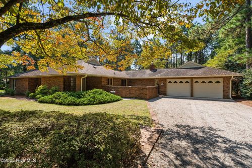 50 Wilson Rd, Pinehurst, NC, 28374-8648 | Card Image