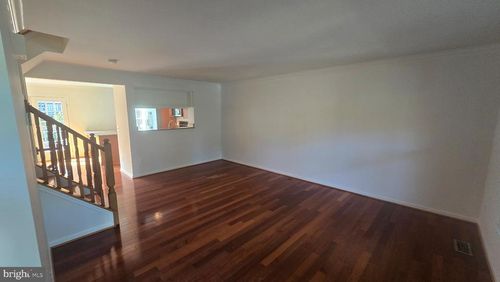6035 Kestner Cir, ALEXANDRIA, VA, 22315-4896 | Card Image