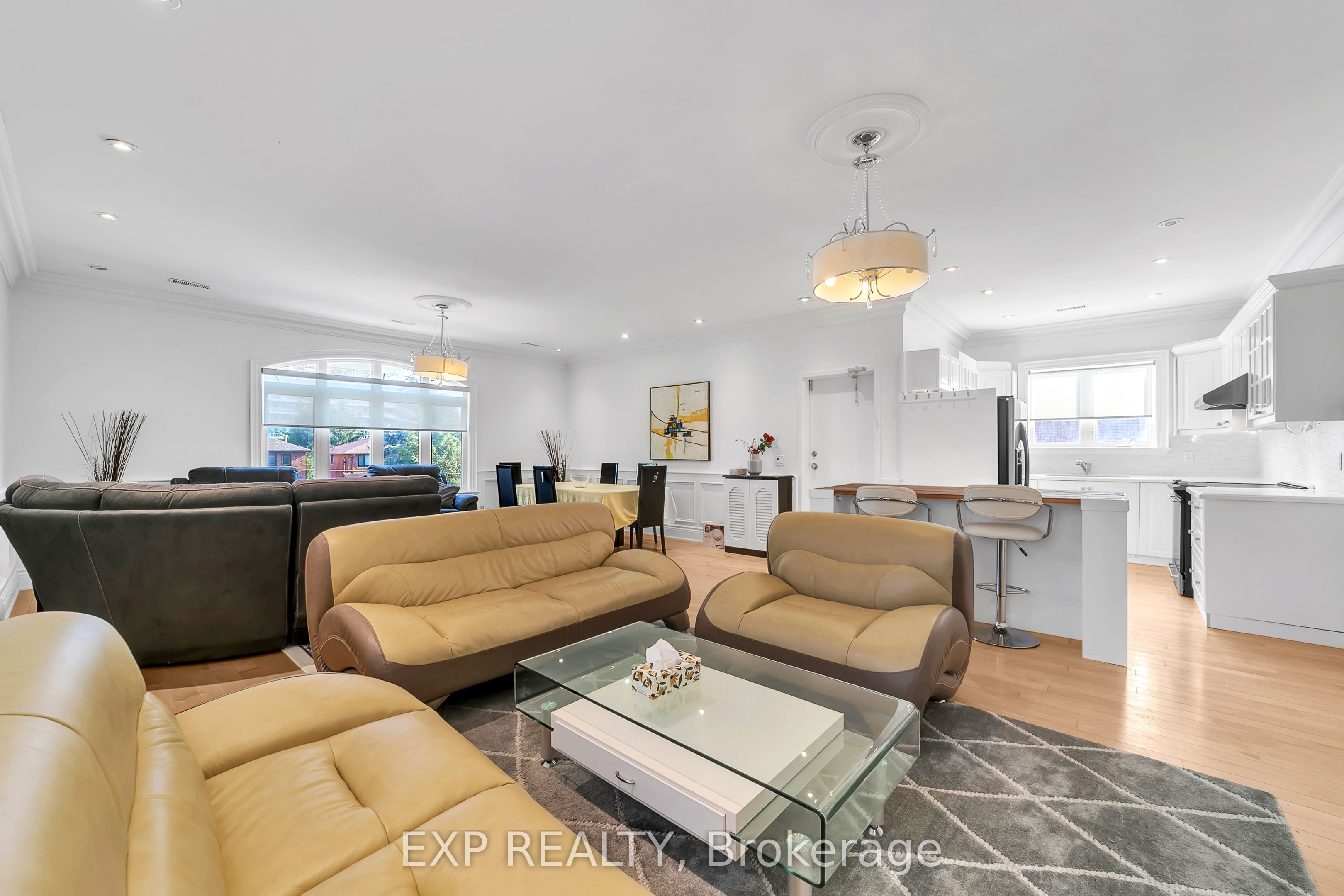 Residential Lease in Richmond Hill 3