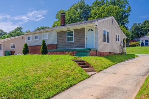 517 Nathan Hunt Dr, High Point, NC, 27260-7825 | Card Image