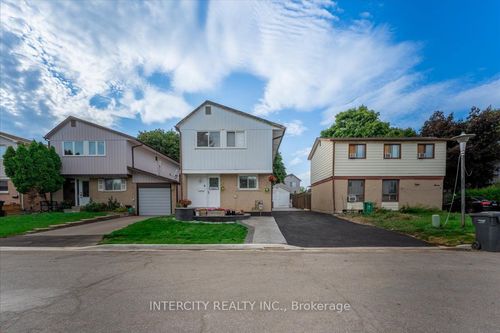 6 Hedley Crt, Brampton, ON, L6S2B6 | Card Image