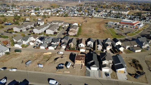 74 Sunwood Cres Sw, Medicine Hat, AB, T1B0R5 | Card Image