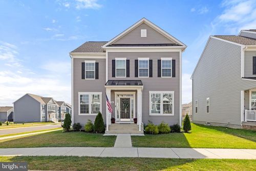 246 Newbury St, CHARLES TOWN, WV, 25414-2615 | Card Image