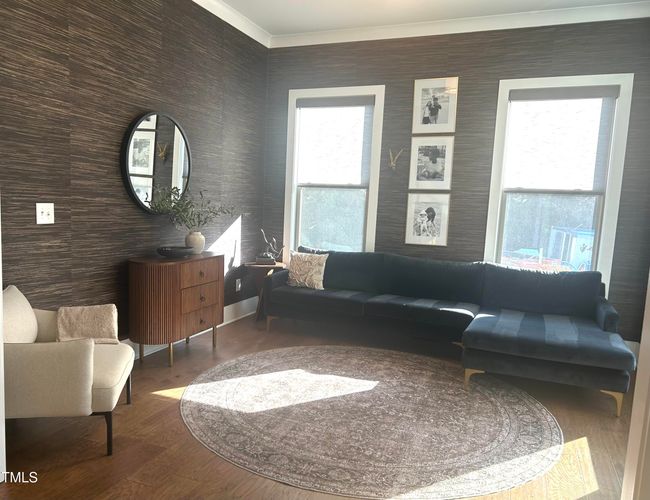 Office / Den | Image 8