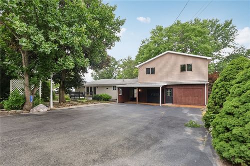 3052 Boughter Dr, New Castle, PA, 16101-7238 | Card Image