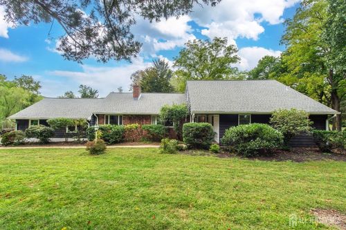 16 Woods End Rd, Colts Neck, NJ, 07722-1455 | Card Image