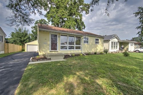 13 Crestview Dr, Decatur, IL, 62521-5439 | Card Image