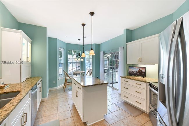 APT-1523 - 4 Indigo Run Dr, Condo with 2 bedrooms, 2 bathrooms and null parking in Hilton Head Island SC | Image 8