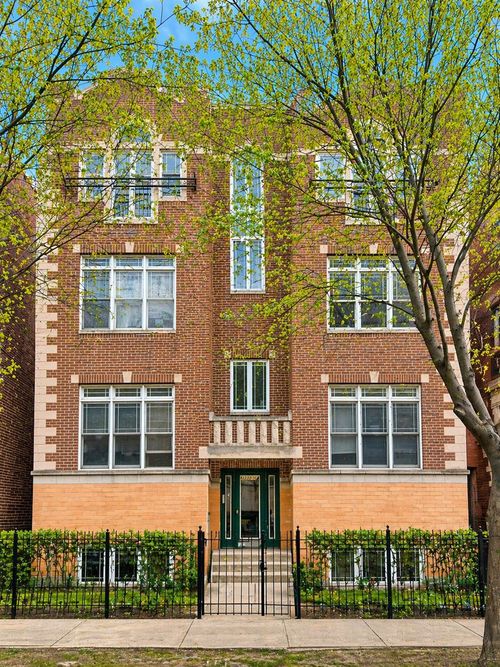 gn-4233 N Kenmore Ave, Chicago, IL, 60613-6203 | Card Image